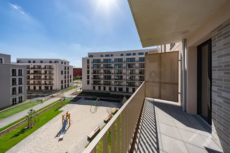 Neubauwohnung an der Waterkant mit Balkon und 2 Bädern / WBS 220 — photo 1